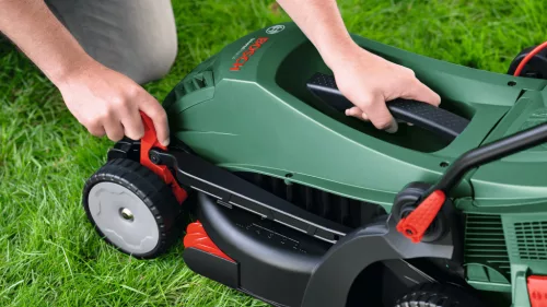 Bosch Fűnyíró UniversalRotak 34-405 (06008A6401)