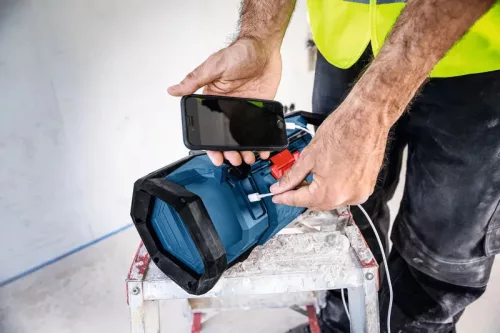 Bosch akkus power-rádiódoboz GPB18V-3SC