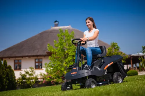 Villager fűnyíró traktor VTR 650 fűgyűjtős (51438)