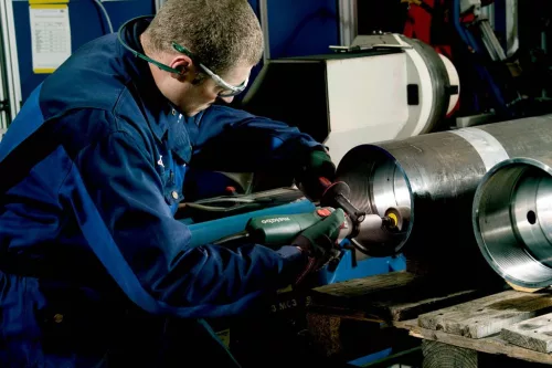 Metabo GE 950 G PLUS Egyenescsiszoló 950W karton dobozban (600618000)