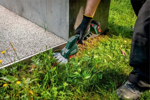 Metabo PowerMaxx SGS 12 Q Akkus Fűszegély és Bokorvágó 12V 1x2,0Ah szerszámtáskában (601608500)