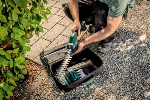 Metabo PowerMaxx SGS 12 Q Akkus Fűszegély és Bokorvágó 12V 1x2,0Ah szerszámtáskában (601608500)