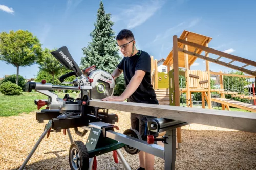 Metabo KGS 18 LTX BL 305 Akkus fejezőfűrész (Akku és töltő nélkül) (614305850)