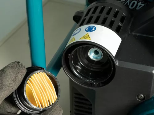 Makita AC001GZ Akkus kompresszor 40Vmax XGT 9,3bar 7,6l (Akku és töltő nélkül)